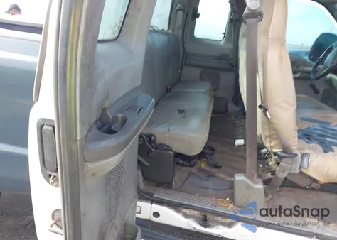 2004 Ford F-250 Lariat/Xl/Xlt z USA, uszkodzony, nr VIN 1FTNX20P64EE00955